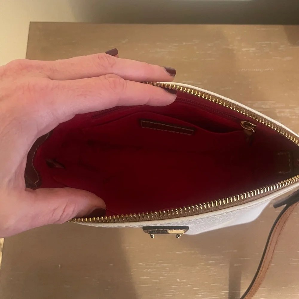 New. Never used. Dooney & Bourke Pebble Grain Suki Crossbody Shoulder Bag White - Picture 8 of 10